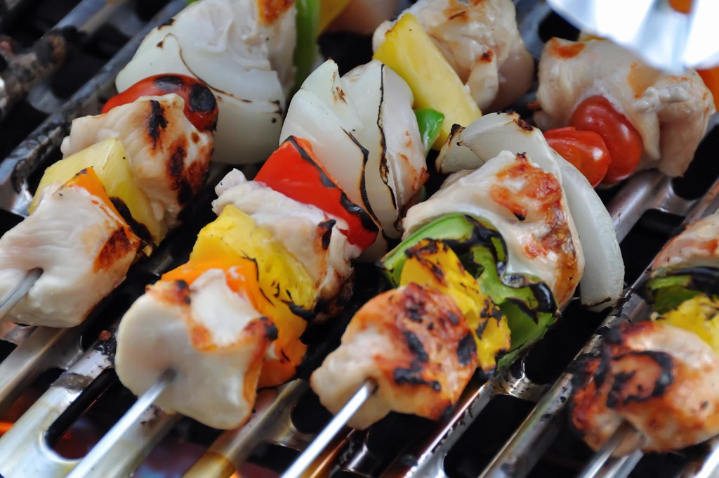 MEDITERRANEAN CHICKEN KEBABS WITH GARLIC YOGURT SAUCE