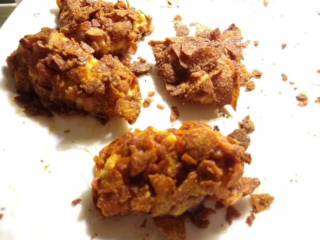 SPICY BAKED CHICKEN TENDERS WITH A GARLIC BASIL AIOLI